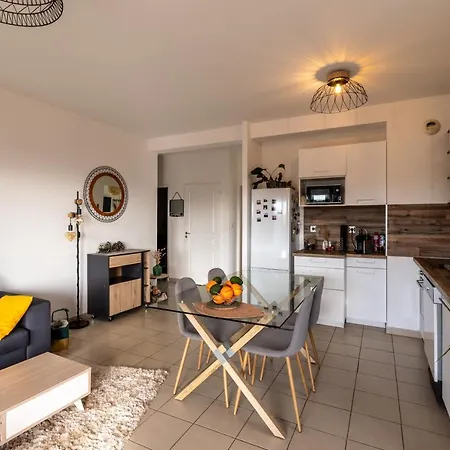 U Nidu - à Ajaccio, Magnifique 4 Couchages Vue Appartement *